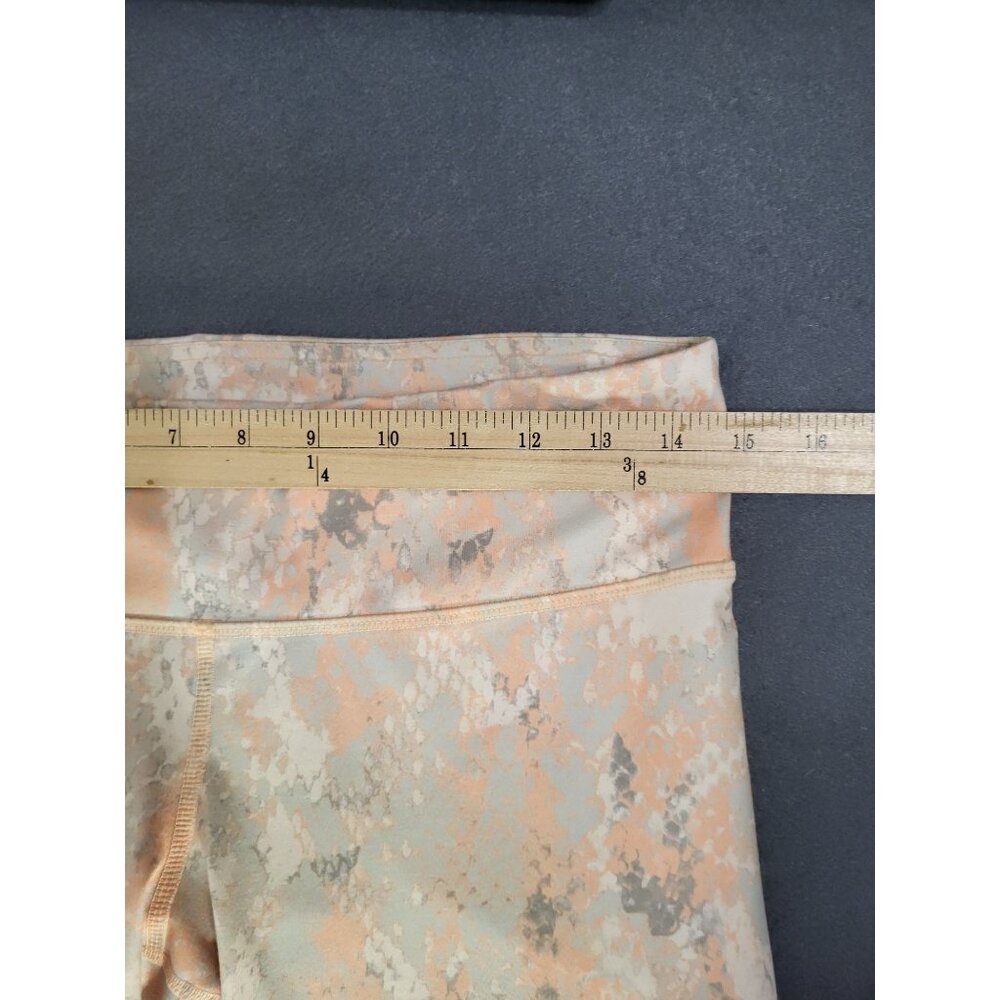 ALO Capri Cropped Legging Snake Print Peach Silver SZ M - Picture 4 of 8